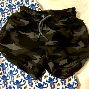Athleta camo girls shorts